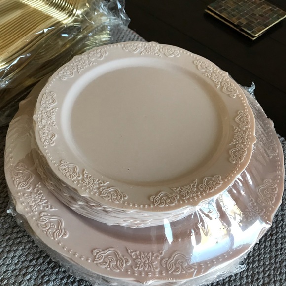 Fine Plastic Tableware - Picture 2 of 6